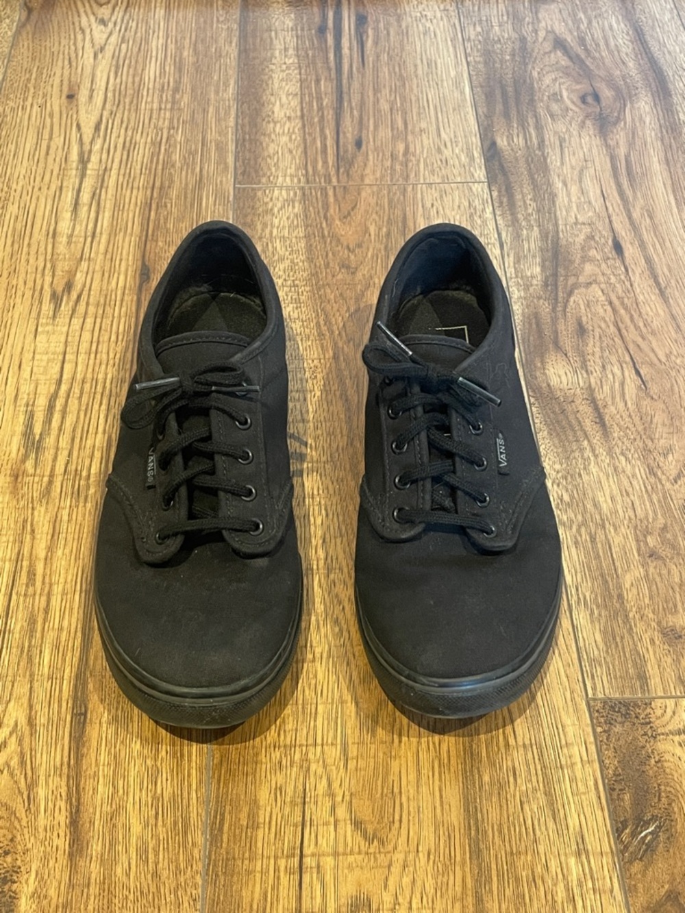 Vans Black Low-Top Canvas Sneakers size 7.5